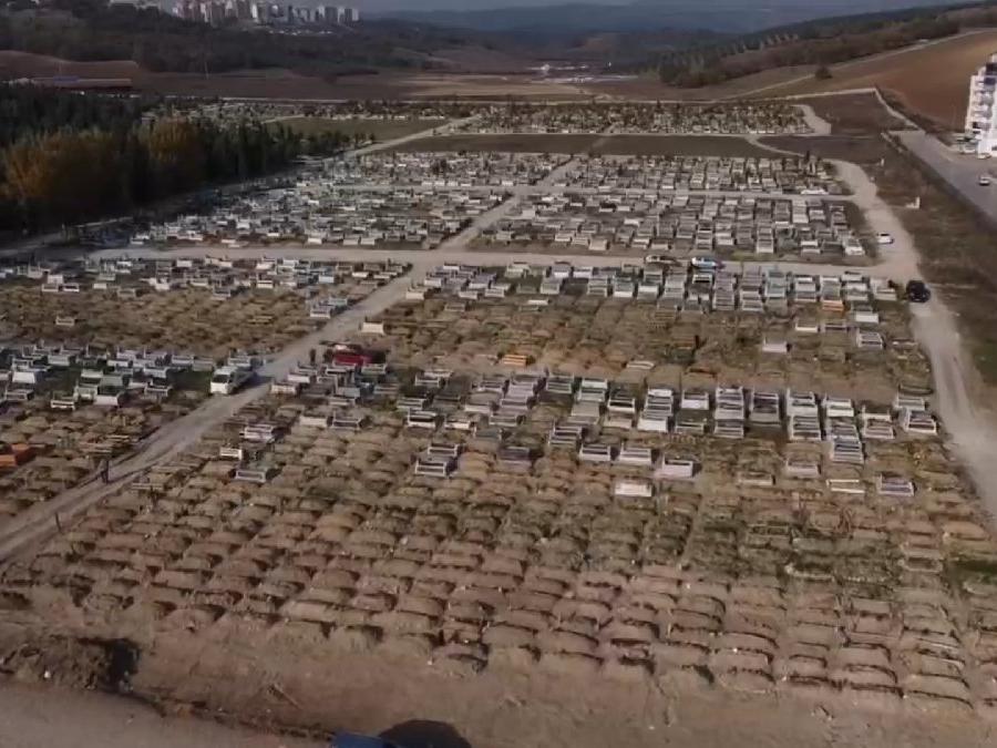 Bursa'nın en büyük kent mezarlığı definlere kapatıldı