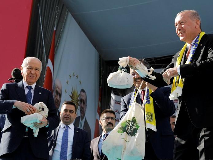 Fransız haber ajansından Türkiye yorumu: Bahçeli, Erdoğan'ı sağa çekiyor