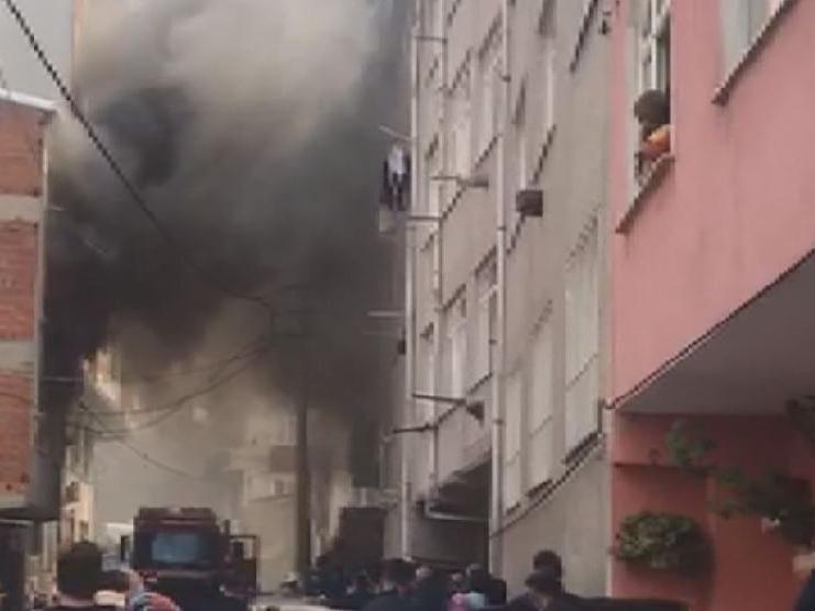 İstanbul'da alevler mahalleliyi sokağa döktü