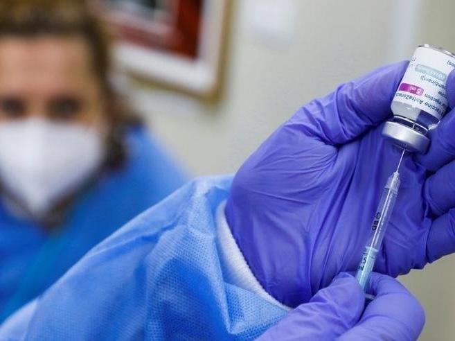 İtalya’da AstraZeneca aşısından 4 kişi öldü