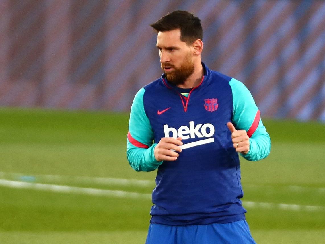 Lionel Messi, Covid aşısı krizini 3 imzalı formayla çözdü!