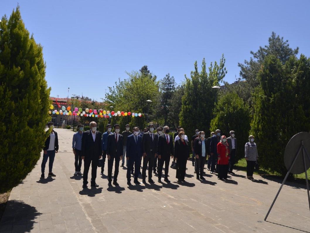 Denizli'de vali törene katılmadı, Diyarbakır'da resmi kutlama yapılmadı
