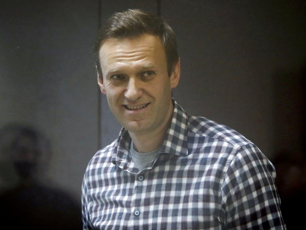 Durumu ağırlaşarak hastaneye kaldırılmıştı... Navalni açlık grevini bıraktı