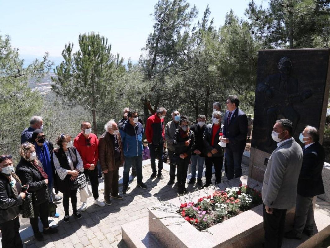 Halk ozanı Ali Ekber Çiçek mezarı başında anıldı
