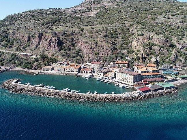 Assos Antik Limanı'nda her yer kapatıldı