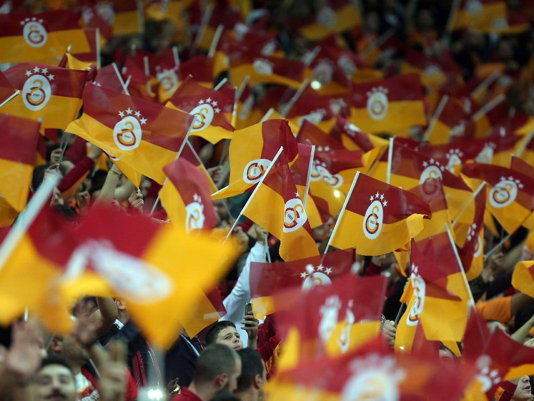 Galatasaray'da 3 futbolcu corona pozitif