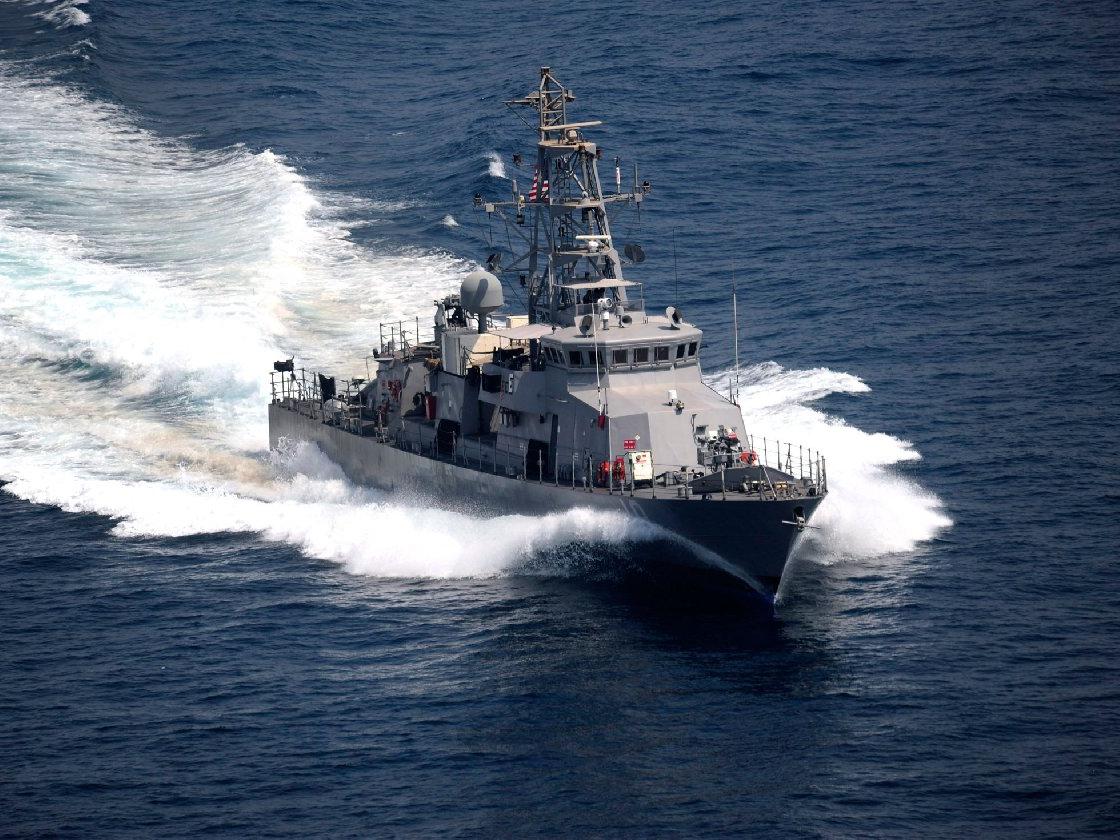 ABD-İran geriliminde sıcak temas: Donanma uyarı ateşi açtı