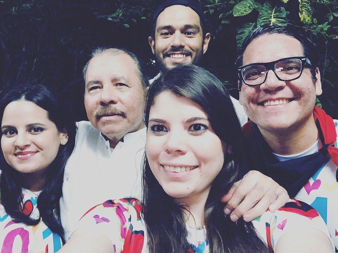 Nikaragua Devlet Başkanı Ortega'nın aile saadeti: Karısı yardımcı, 8 çocuğu danışman