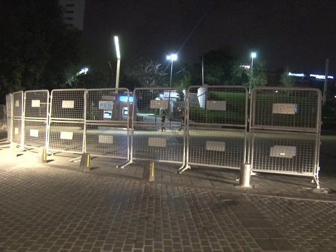 Gezi Parkı 1 Mayıs öncesi polis barikatlarıyla kapatıldı
