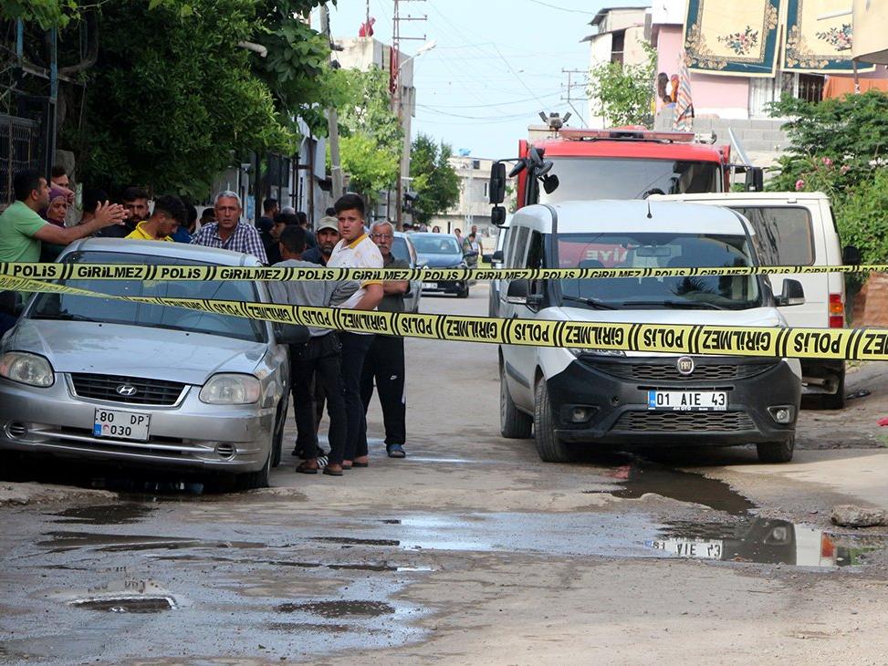 Adana'da bir evde patlama! Bölgeye çok sayıda polis sevk edildi