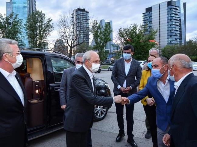 Kemal Kılıçdaroğlu ve Mansur Yavaş, taksicilerle iftar yaptı