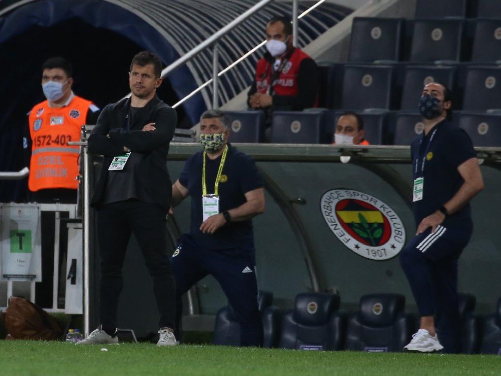 Fenerbahçe'de Emre Belözoğlu hücumu çözdü, sıra defansa geldi