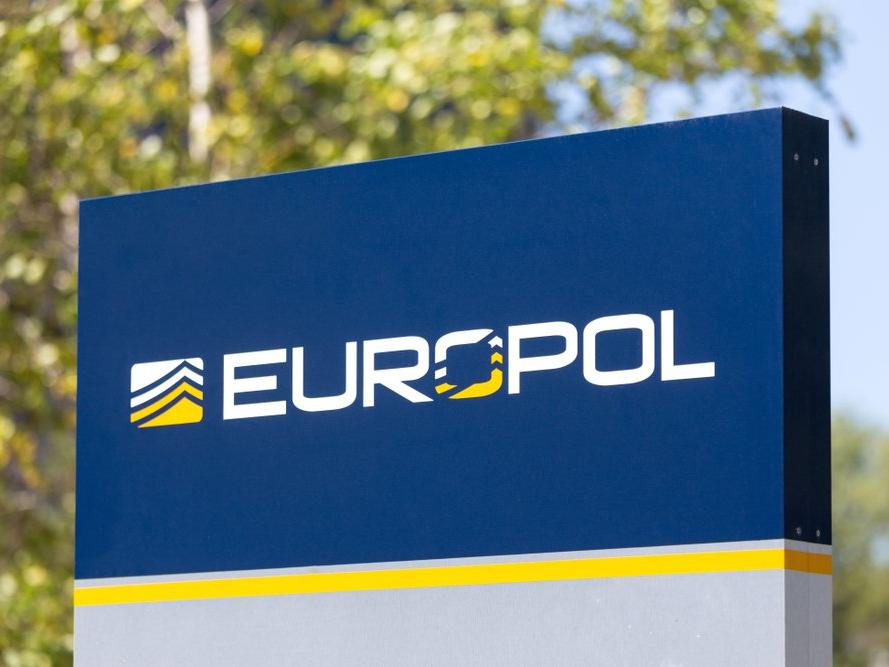 Europol'den 'Ndrangheta'ya büyük darbe: İtalya ve Almanya'da eş zamanlı operasyon