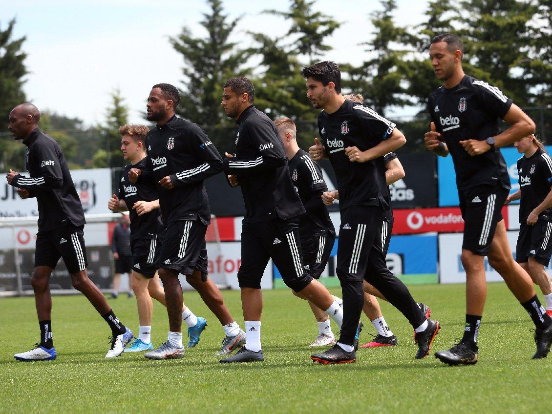 Beşiktaş'ta Aboubakar ve N'Koudou antrenmanda yer almadı