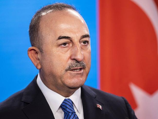 Bakan Çavuşoğlu'nun aşı açıklamasına siyasetçilerden peş peşe tepki