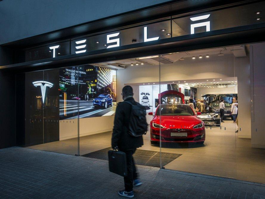 Tesla'dan Çinli müşteriler için yeni hizmet