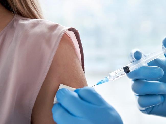 Sağlık camiasından sosyal medyada 'COVID-19 aşıları nerede?' sorusu