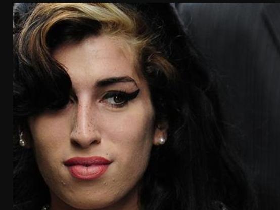 Amy Winehouse'un ikonik kıyafetleri açık artırmada