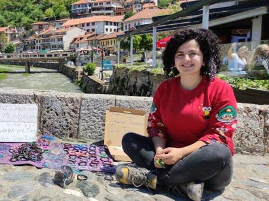Genç gezgin salgına rağmen otostopla Balkanlar'ı geziyor