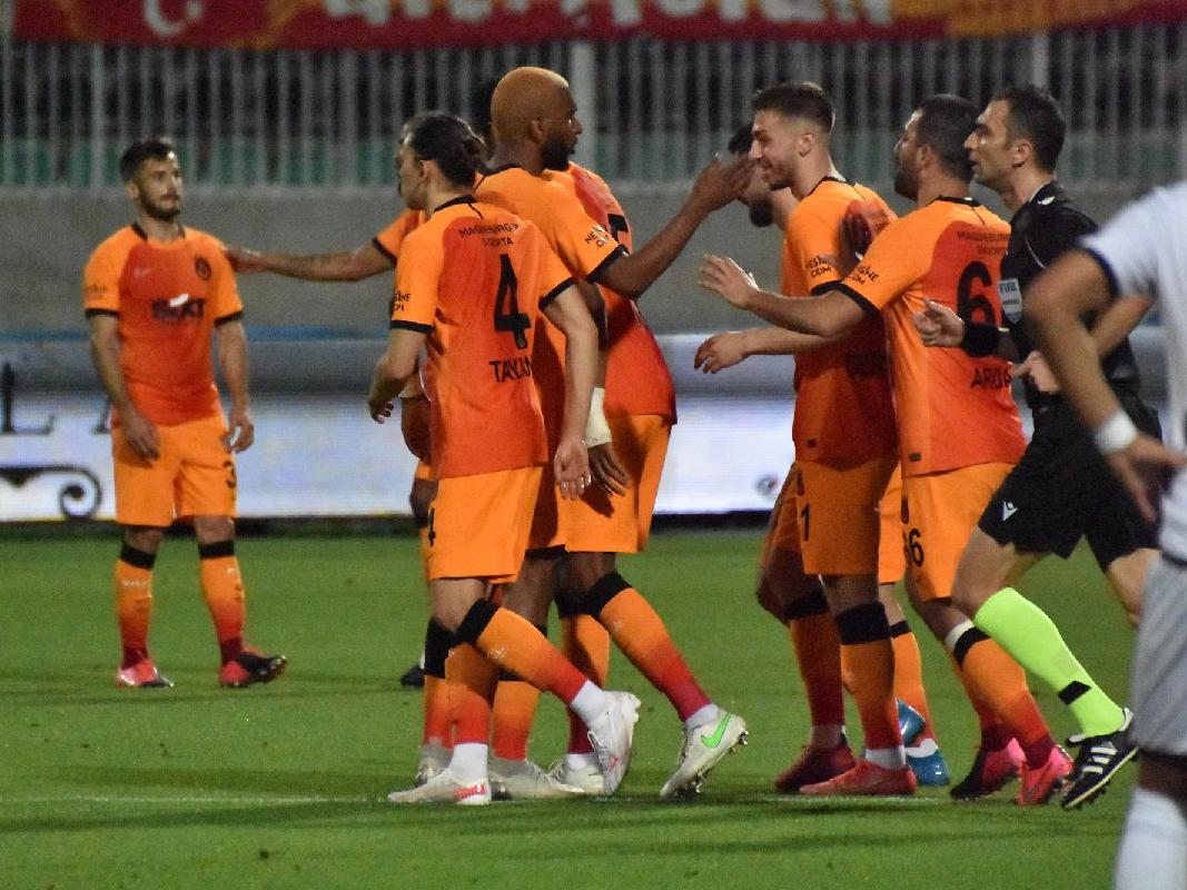 Denizlispor Galatasaray maçında beş gol... Aslan zirveye ortak oldu
