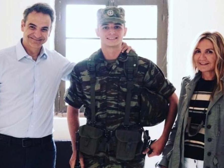 Türkiye sınırında askerliğini yapan Yunanistan başbakanının oğlu terhis oldu