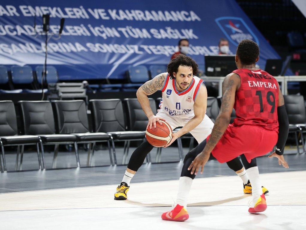 ING Basketbol Süper Ligi Play-Off: Anadolu Efes: 96 - Gaziantep Basketbol: 73