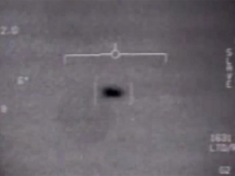 UFO'ları kaydeden ABD Donanması pilotu konuştu: Her gün bizi izliyorlar