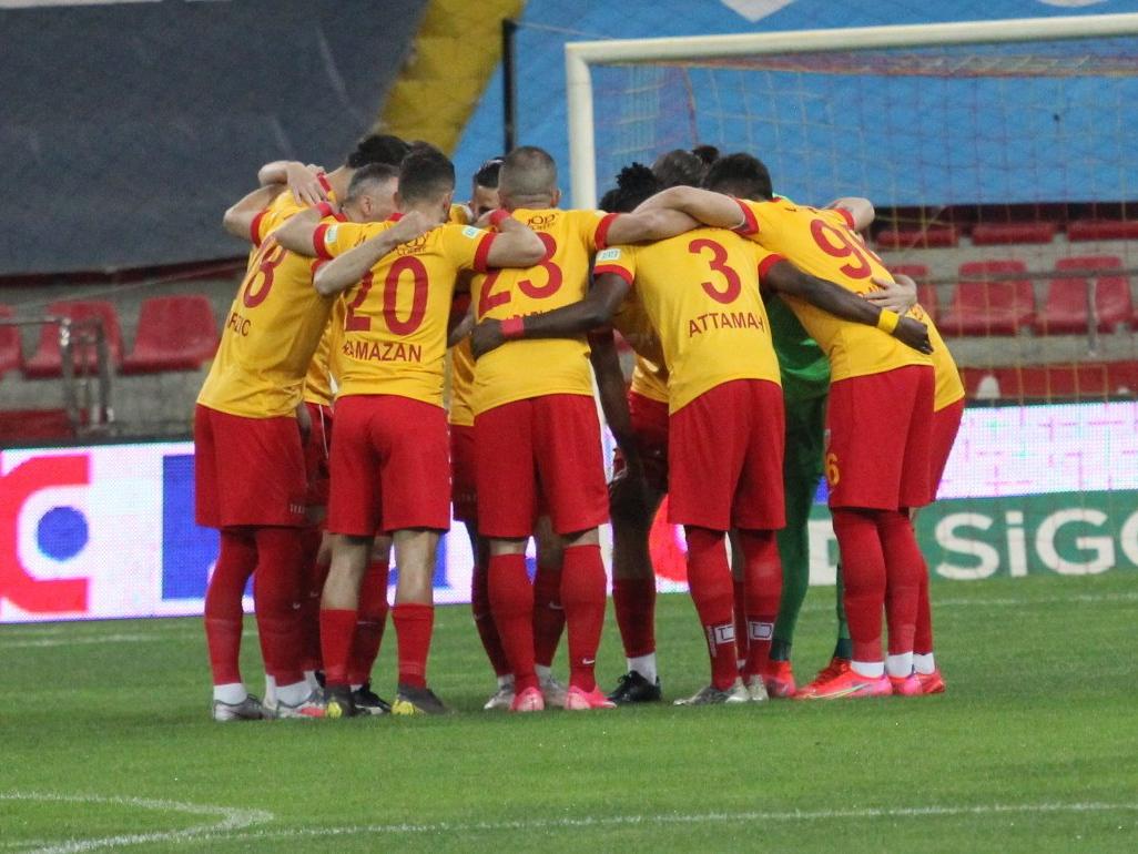 Kayserispor'da 6 teknik direktör çalıştı... Son hafta ligde kaldı