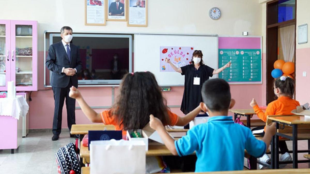 Milli Eğitim Bakanı Ziya Selçuk'tan 4.sınıf ve ortaokul öğrencileri için sınav açıklaması