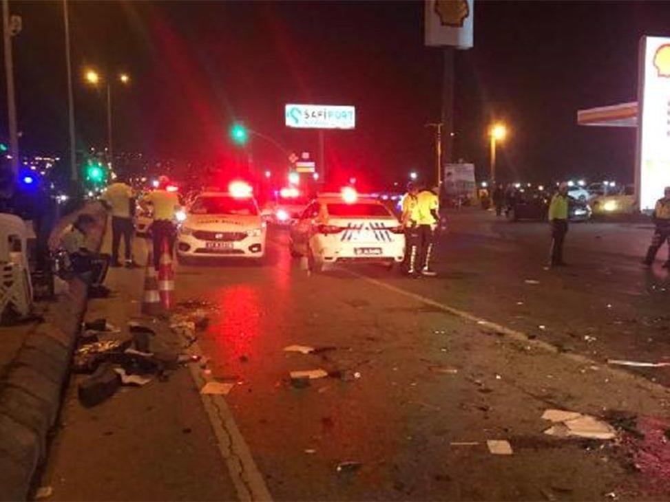 Sürücü polis kontrol noktasına daldı: 1'i polis 3 yaralı