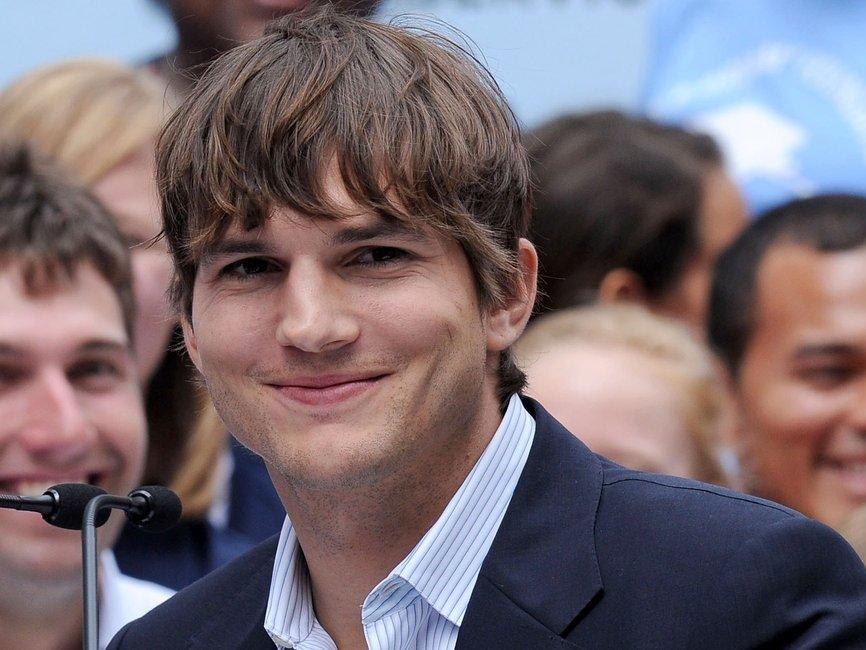 Ashton Kutcher'ın ikiz kardeşi, oyuncunun açıklamalarına çok kızgın