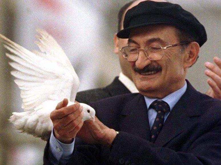 Siyasetin şair beyefendisi: Bülent Ecevit