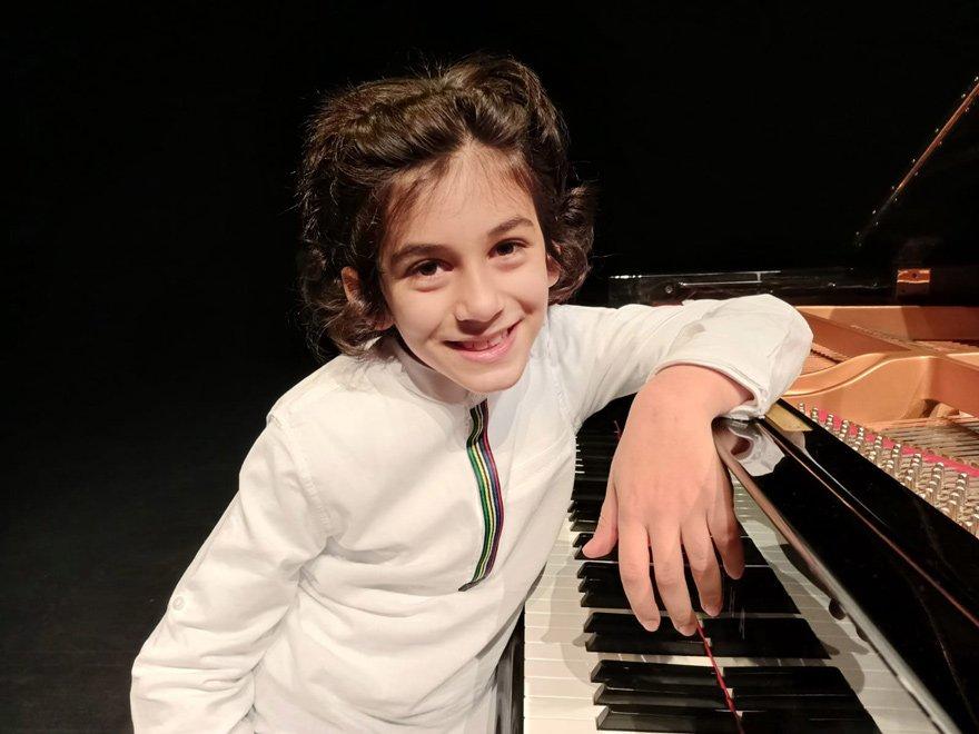 4 yaşında piyano çaldı, 7 yaşında ödül aldı