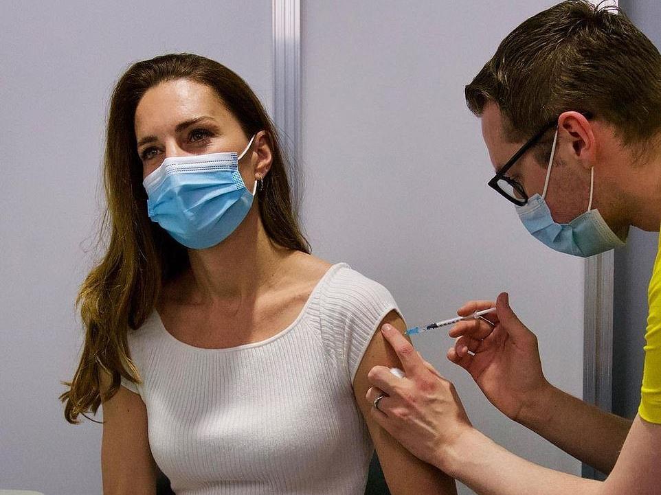 Düşes Kate Middleton da corona aşısı oldu