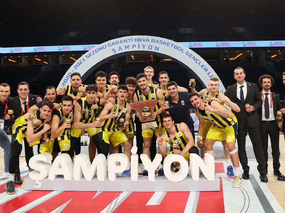 Gençler Ligi'nde mucize final! Fenerbahçe Beko son saniyede...