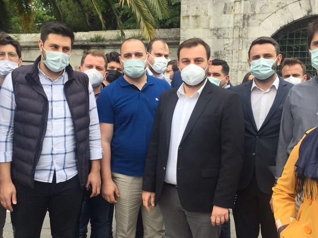 İBB'nin tatlı alımını protesto eden AKP'liye önceki İBB yönetimi, lüks araç tahsis etmiş