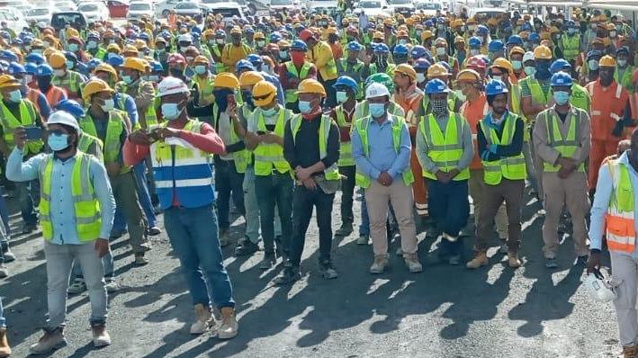 Katarlı müteahhit, haklarını isteyen 450 Türk işçiye kapıyı gösterdi