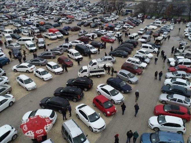Otomobil ve hafif ticari araç pazarı beş ayda yüzde 72 arttı