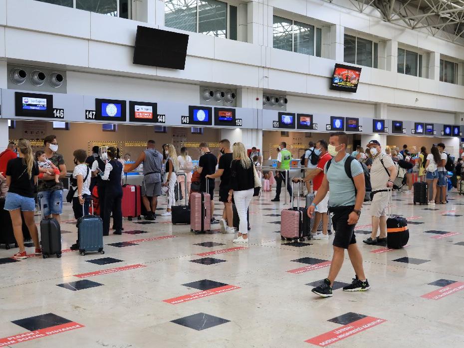 Antalya'ya gelen turist sayısında büyük düşüş