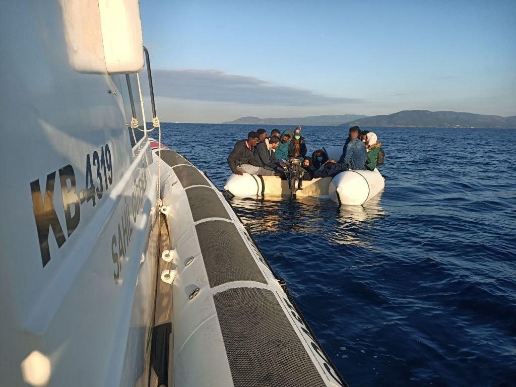 Yunanistan'ın geri ittiği göçmenleri Türk Sahil Güvenlik ekipleri kurtardı