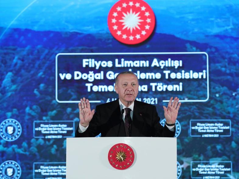 Bloomberg: TL, Erdoğan'ın baş döndüren politikalarının kurbanı oldu