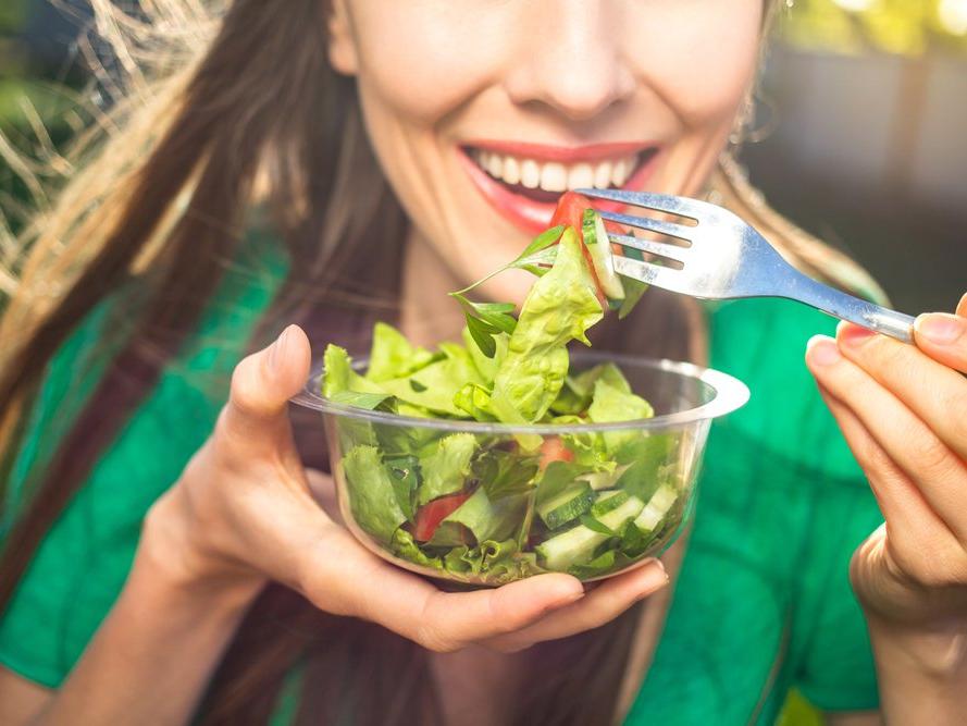 Beslenme alışkanlıklarını değiştirecek araştırma: Gürültü, yemek seçimimizi etkiliyor