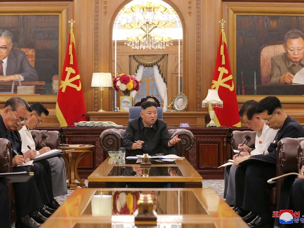 Kim Jong-un'un fotoğrafı herkesi şaşırttı: Sağlık durumu endişe yarattı