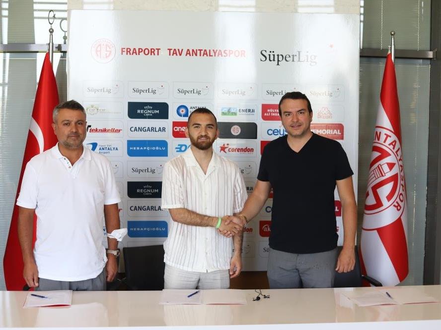 Antalyaspor, Erkan Eyibil'i 5 yıllık imza attırdı
