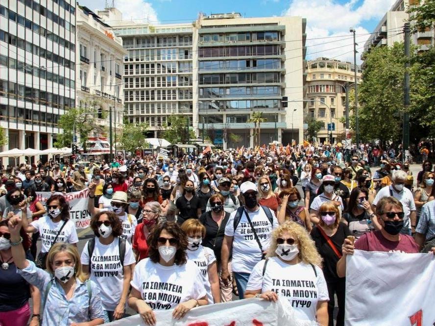 Yunanistan'da yeni çalışma yasasına karşı genel grev