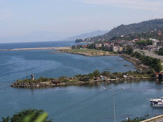 36 yıllık Balıkçı Barınağı’nı CHP’li belediyeden aldılar