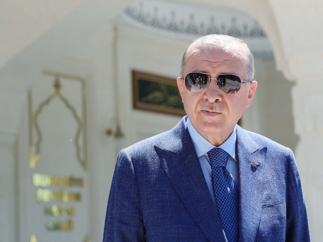 Erdoğan: Oturma eylemi yapın, ben de geleceğim