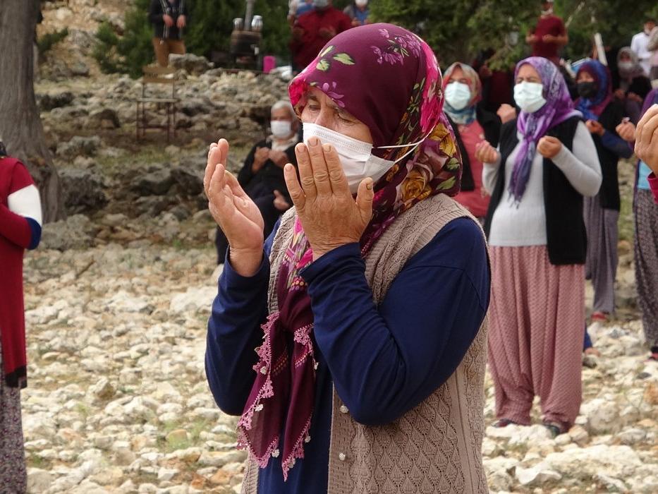 Mersin'de Yörükler yağmur duasına çıktı