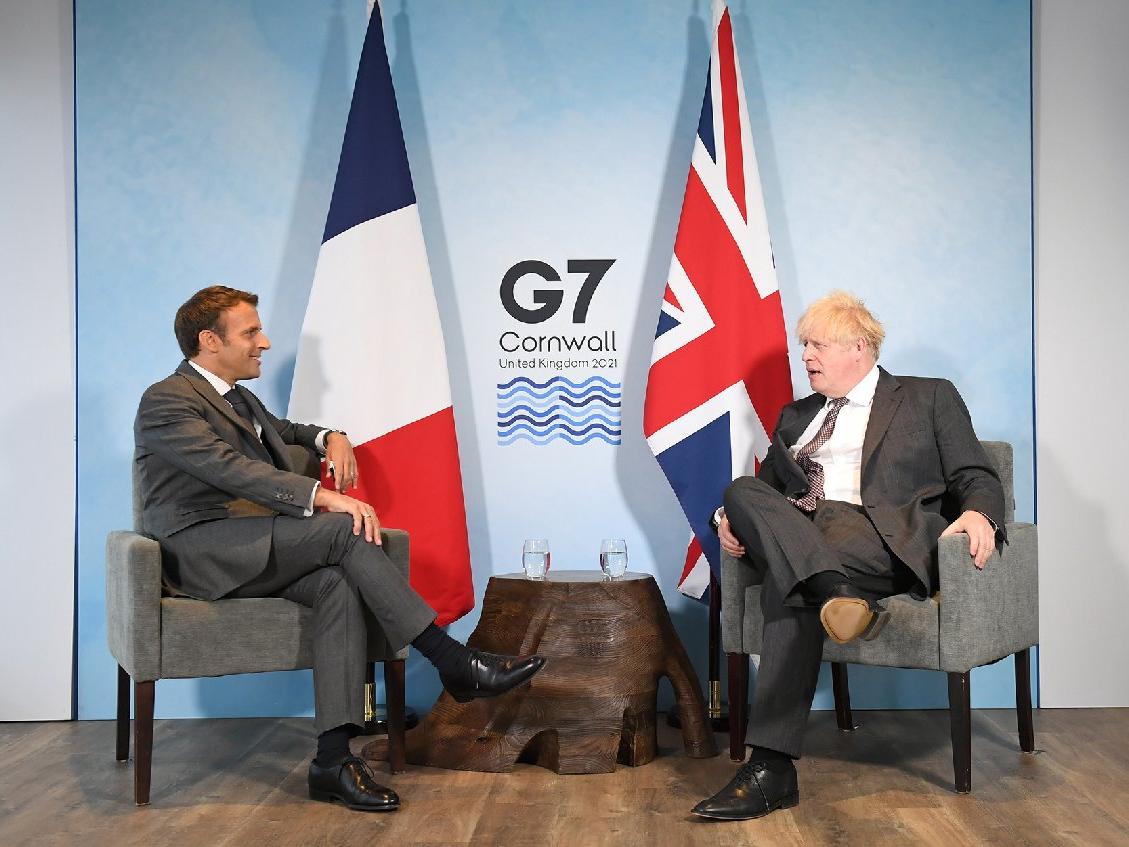 Macron'dan Johnson'a Brexit uyarısı: Anlaşmaya uyulursa ilişkiler yeniden şekillenir