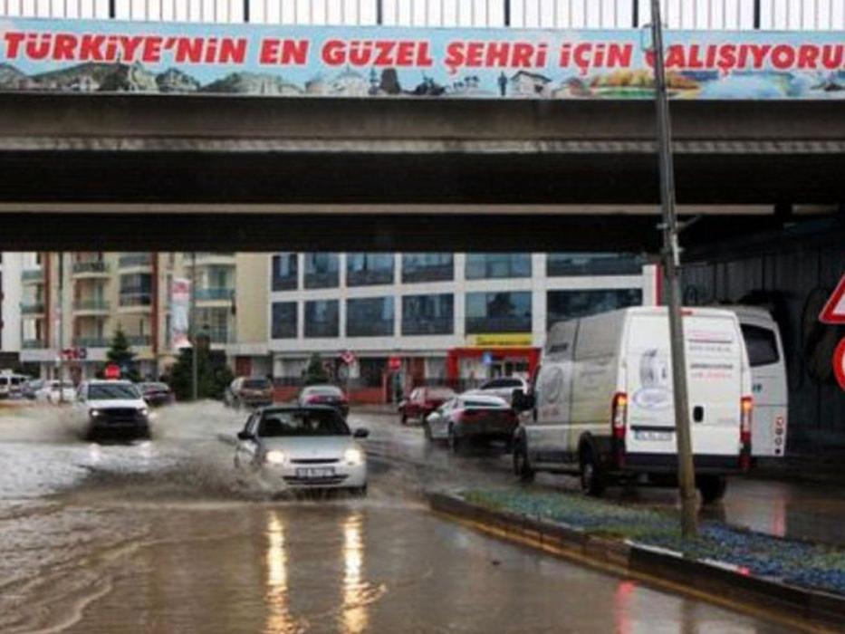 Kenti su bastı, CHP'li başkan isyan etti: Bu kadar parayı nereye gömdünüz?